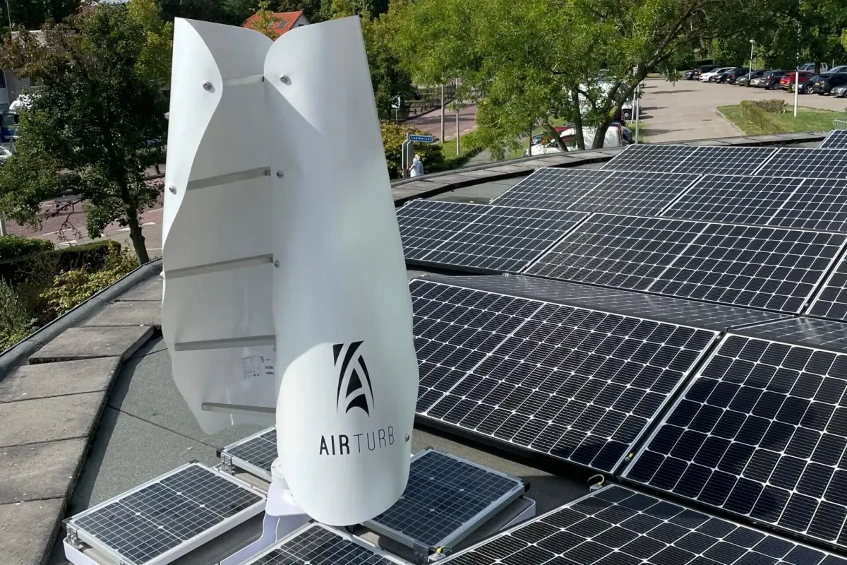 aerotermia combinada con sistema hibrido solar eolico - Cómo se puede combinar la energía solar y la energía eólica