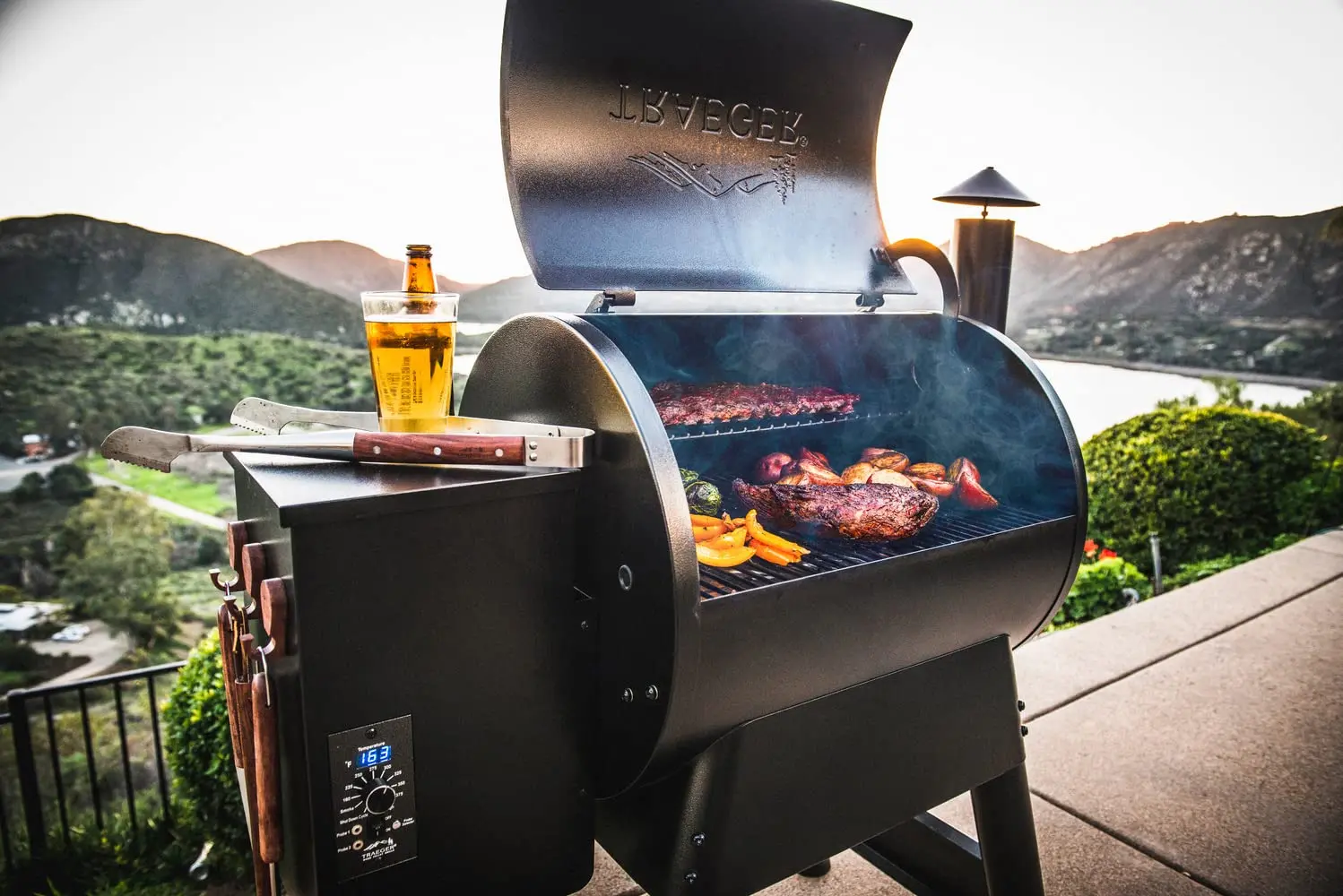 are pellet grills electric - Do pellet grills need to be plugged in