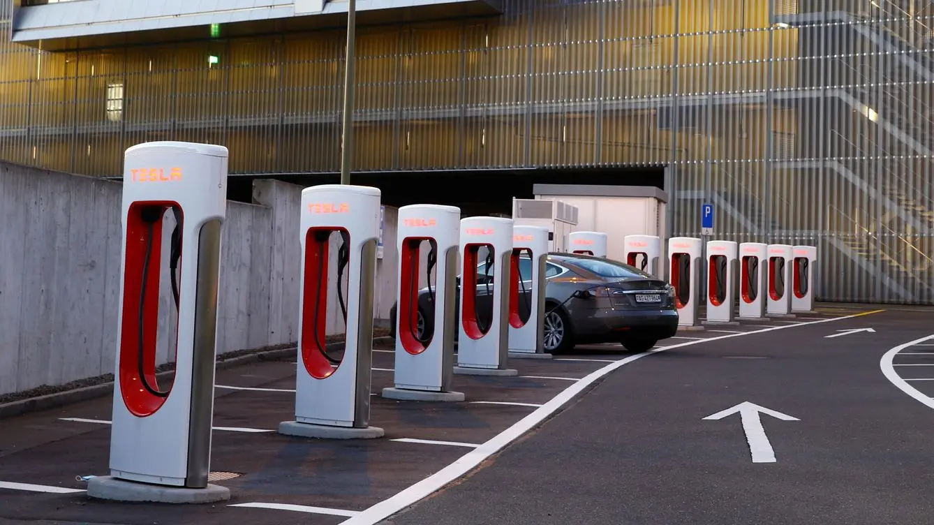 cargadores publicos coches electricos - Quién paga la carga de un coche eléctrico